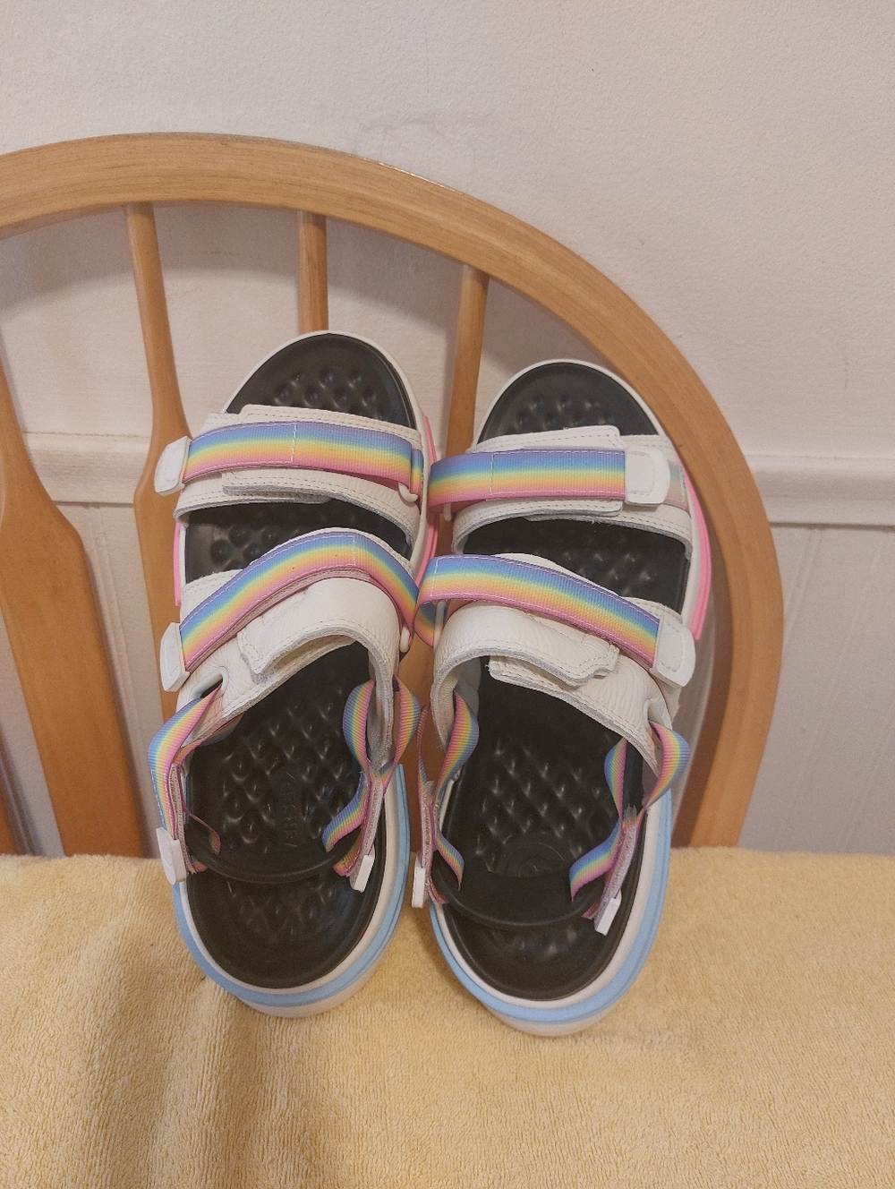 Converse Run Star CX Chuck Pride 2024 Ladies 8